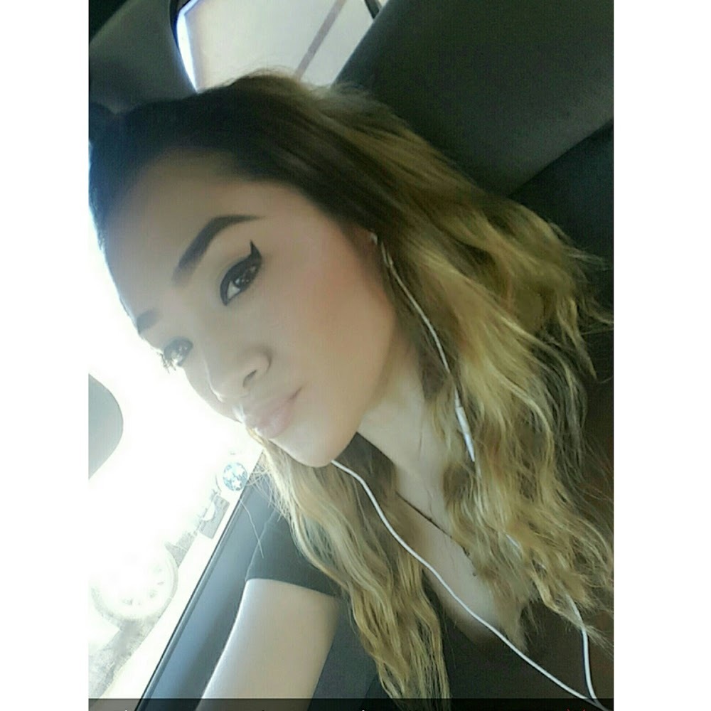 Meet your Posher, Yesenia